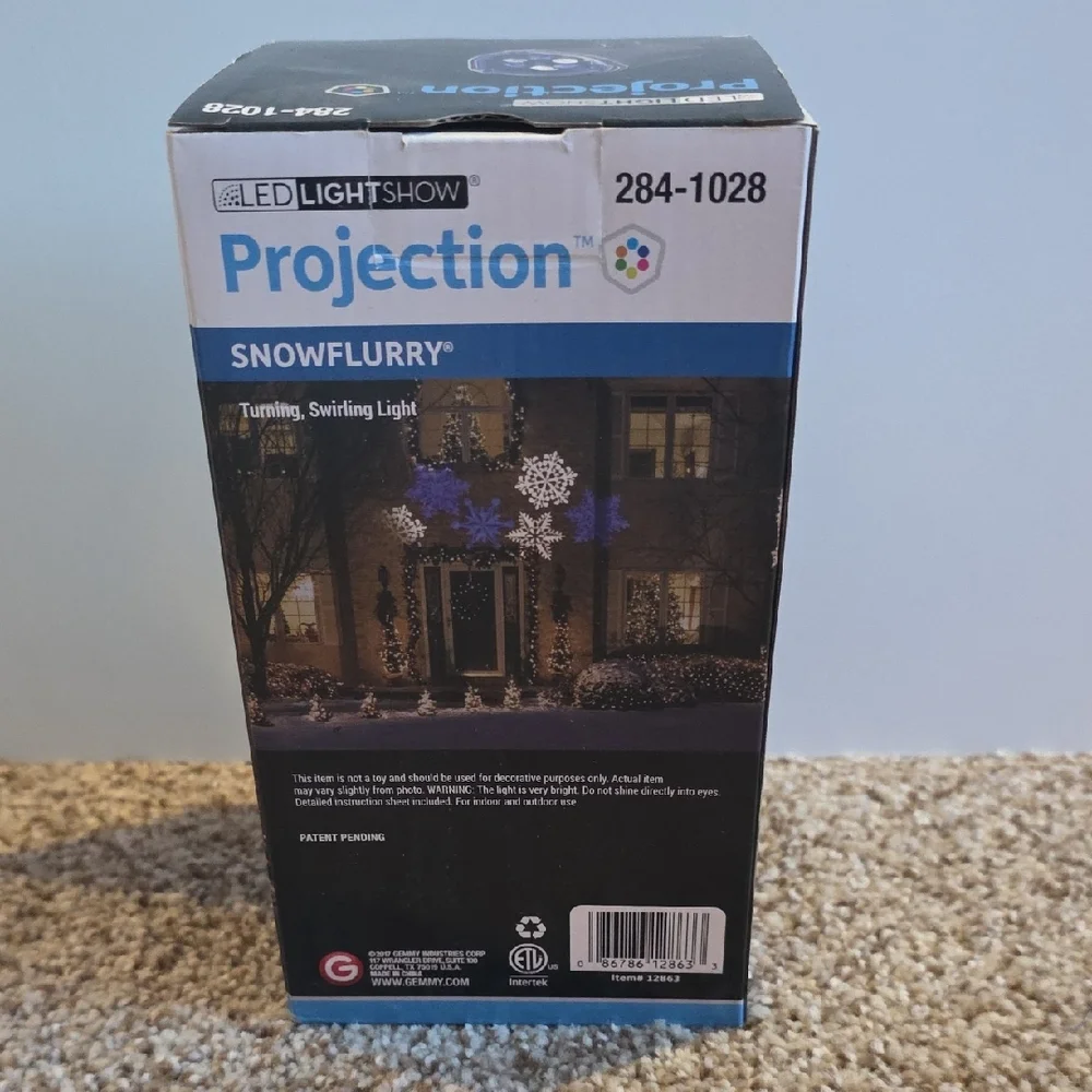 Ourdoor LED Projection Light with Blue and White Snowflurry Display